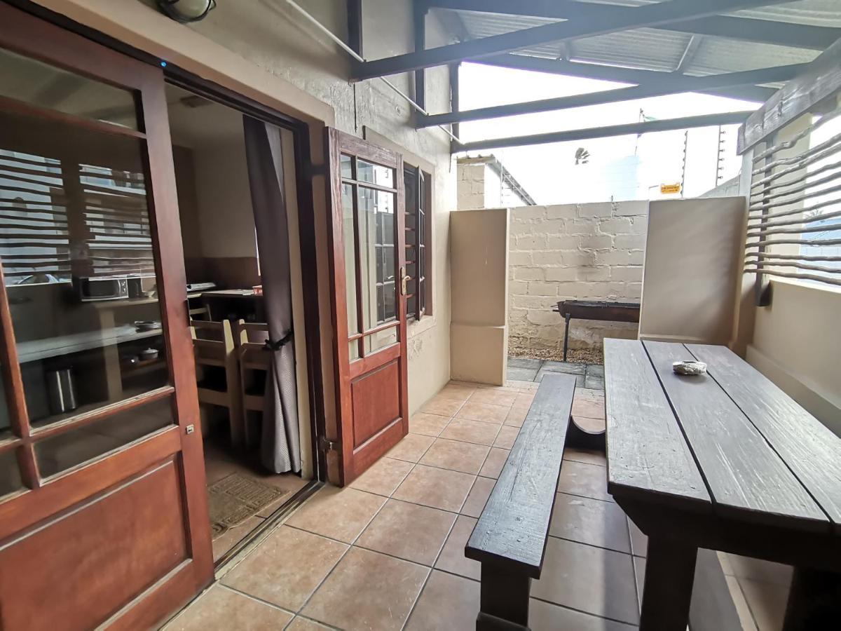 Tourist Lodge Gansbaai Exterior foto