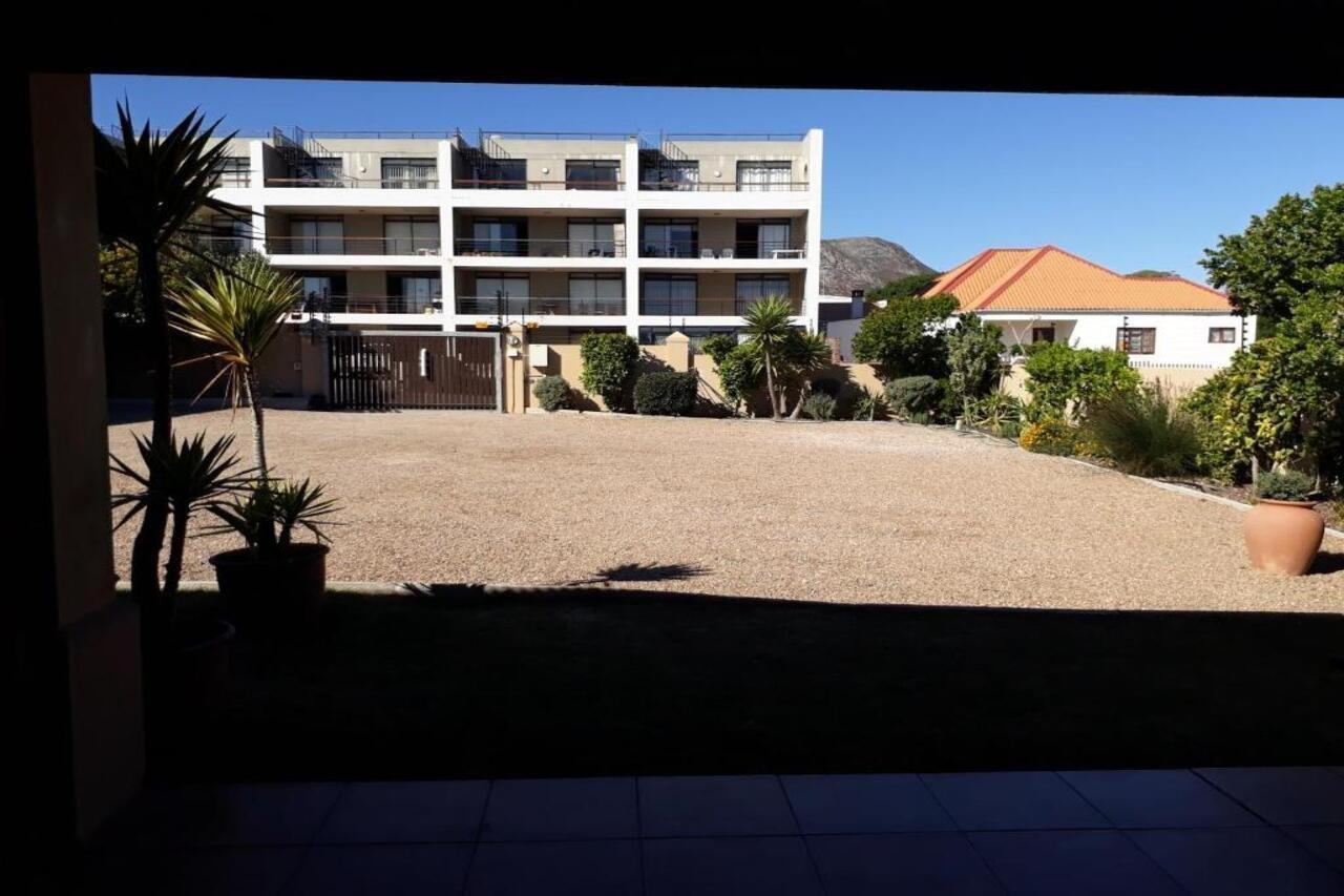 Tourist Lodge Gansbaai Exterior foto